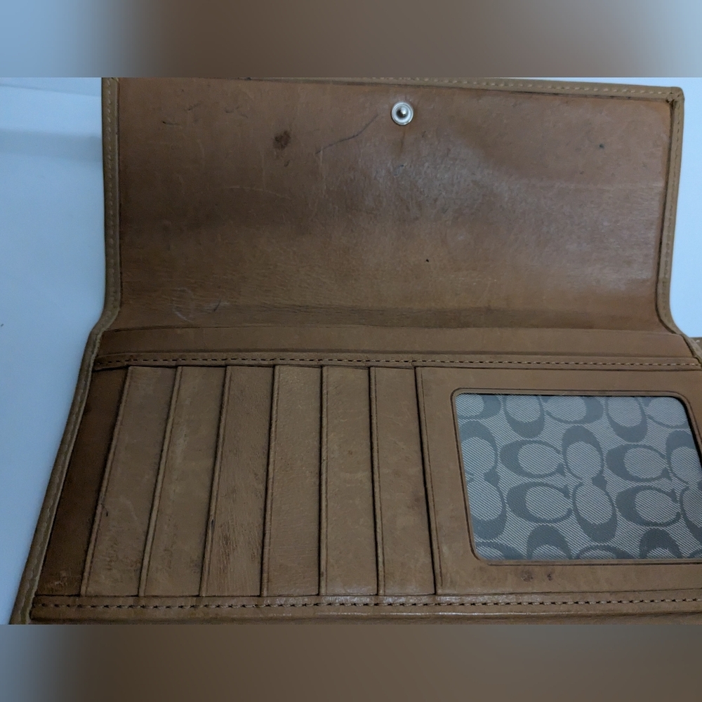 Coach Billfold - Picture 4 of 8